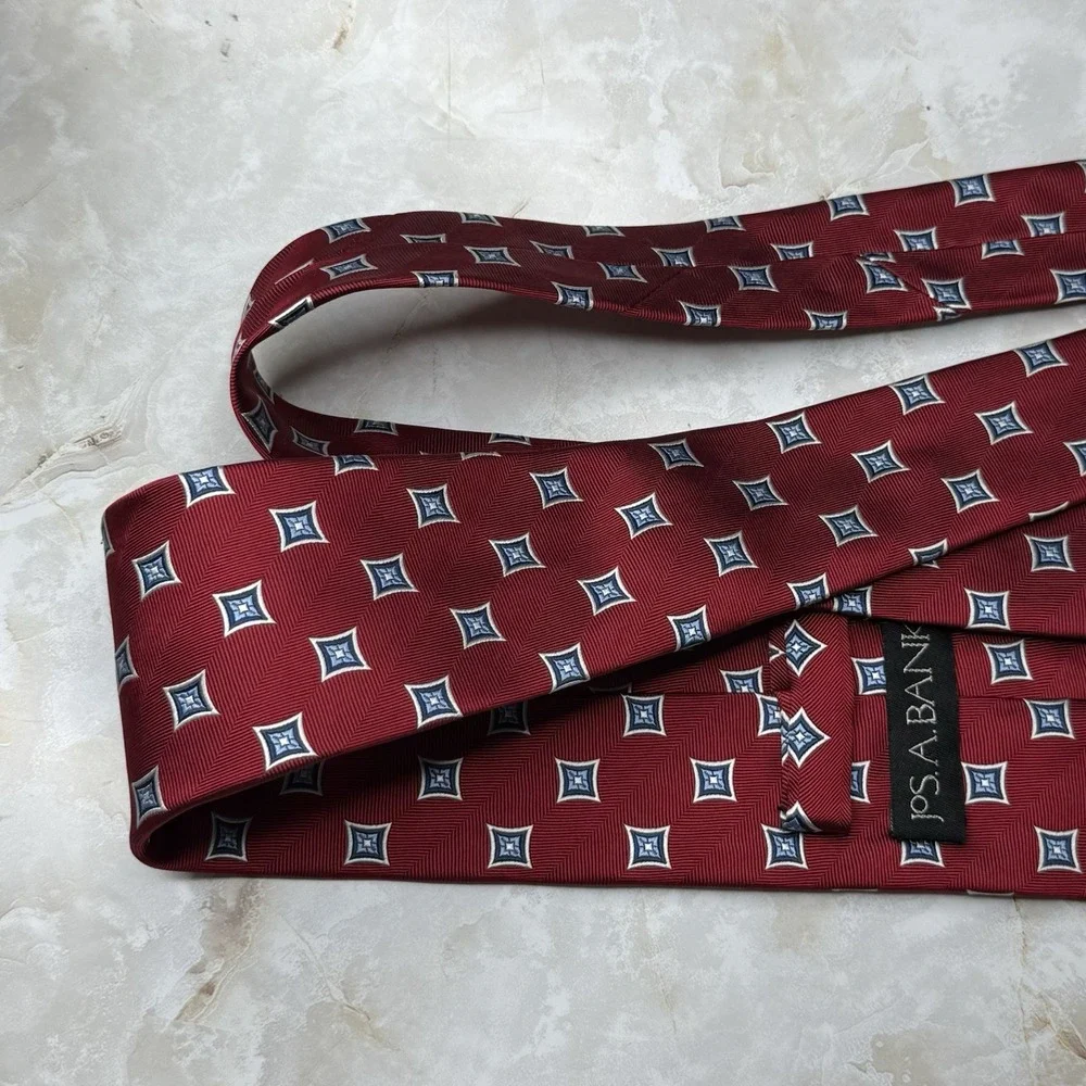 NWOT Jos. A. Bank Silk Tie Navy Blue White 3 5/8